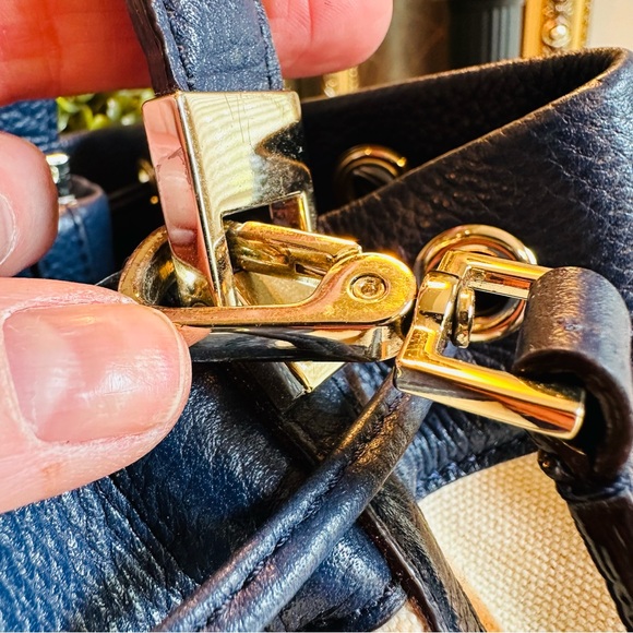 KATE SPADE NEW YORK CANVAS AND NAVY BLUE LEATHER TRIM GOOD CONDITION HANDBAG - Picture 8 of 10